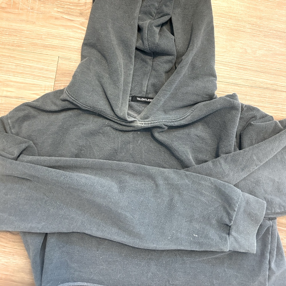 Talentless lightweight cropped hoodie S/M